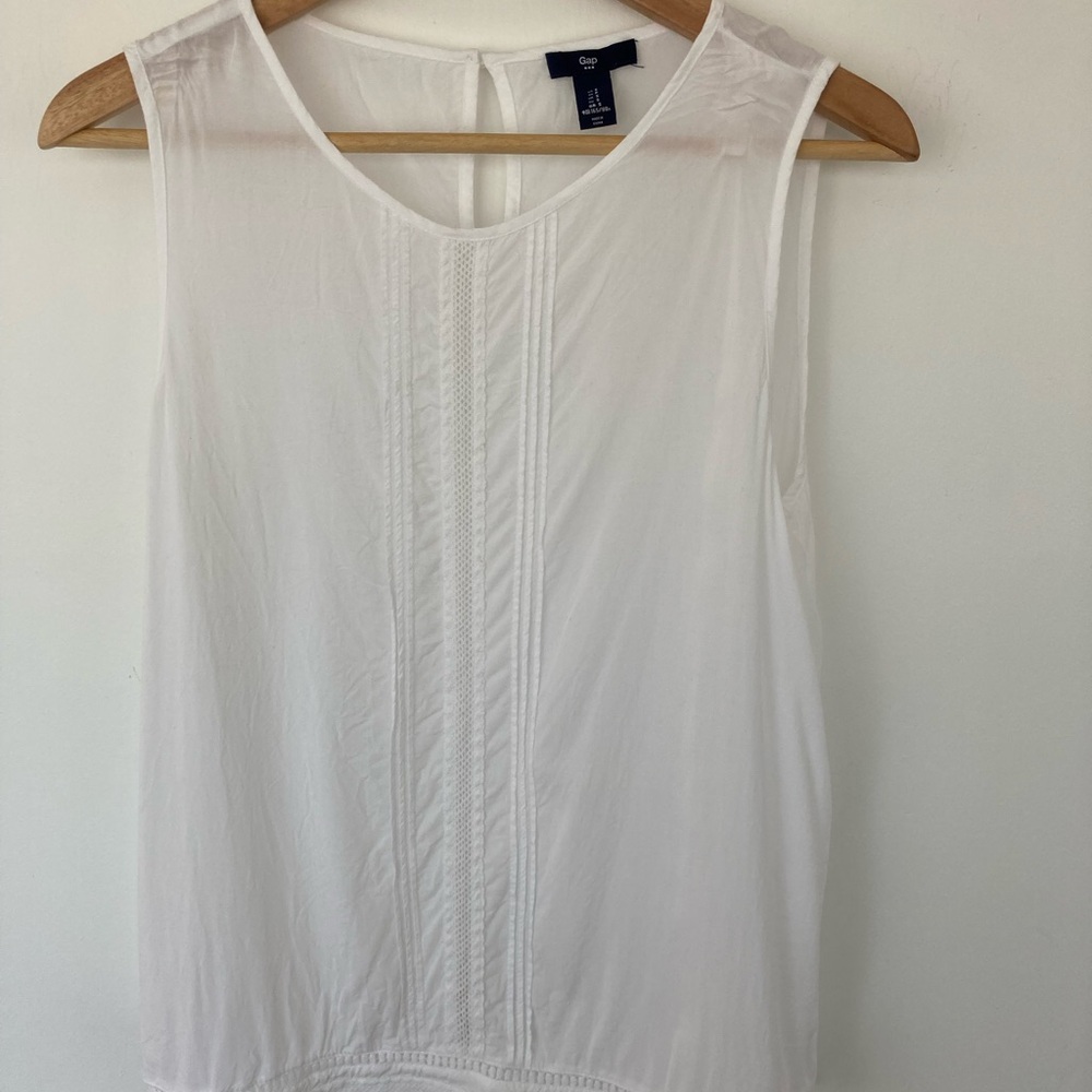 GAP Women's White Sleeveless Top
